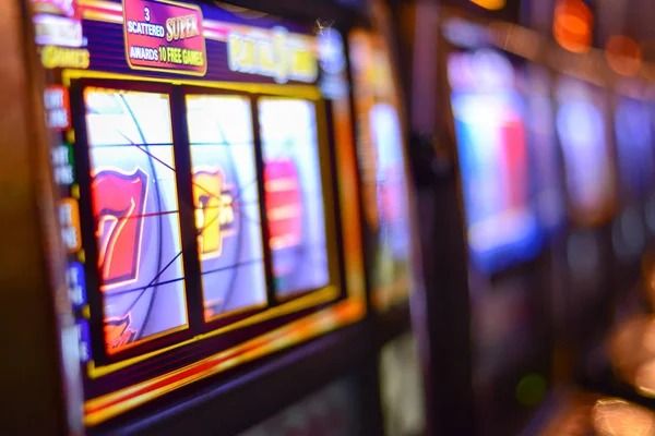 Dream Catcher live-dealer wheel interface on hana slot platform